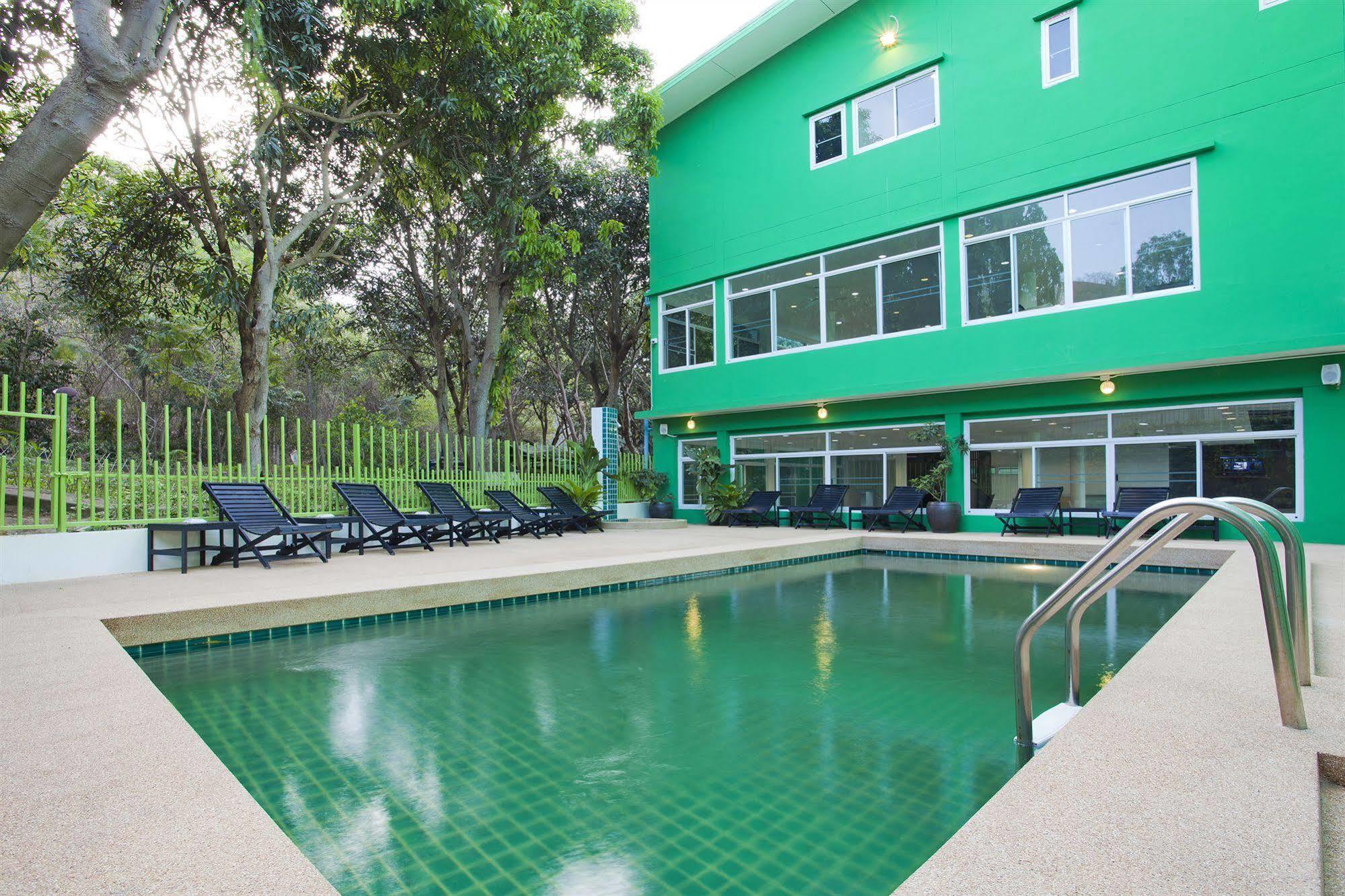 Wiz Hotel Pattaya Exterior foto